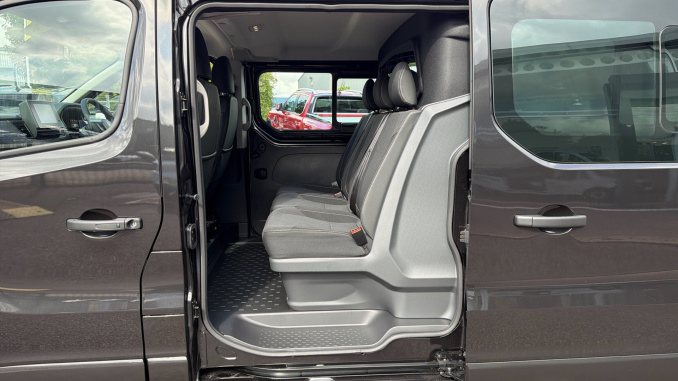 Renault Trafic Lwb Diesel LL30 Blue dCi 150 Extra [Safety] Crew Van - Image 5